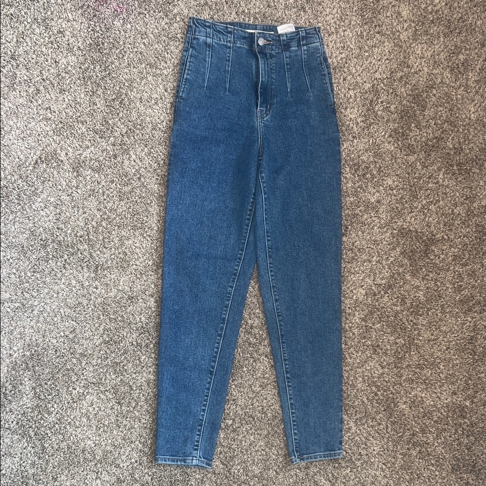 Stylish Levi's High-Rise Blue Jeans